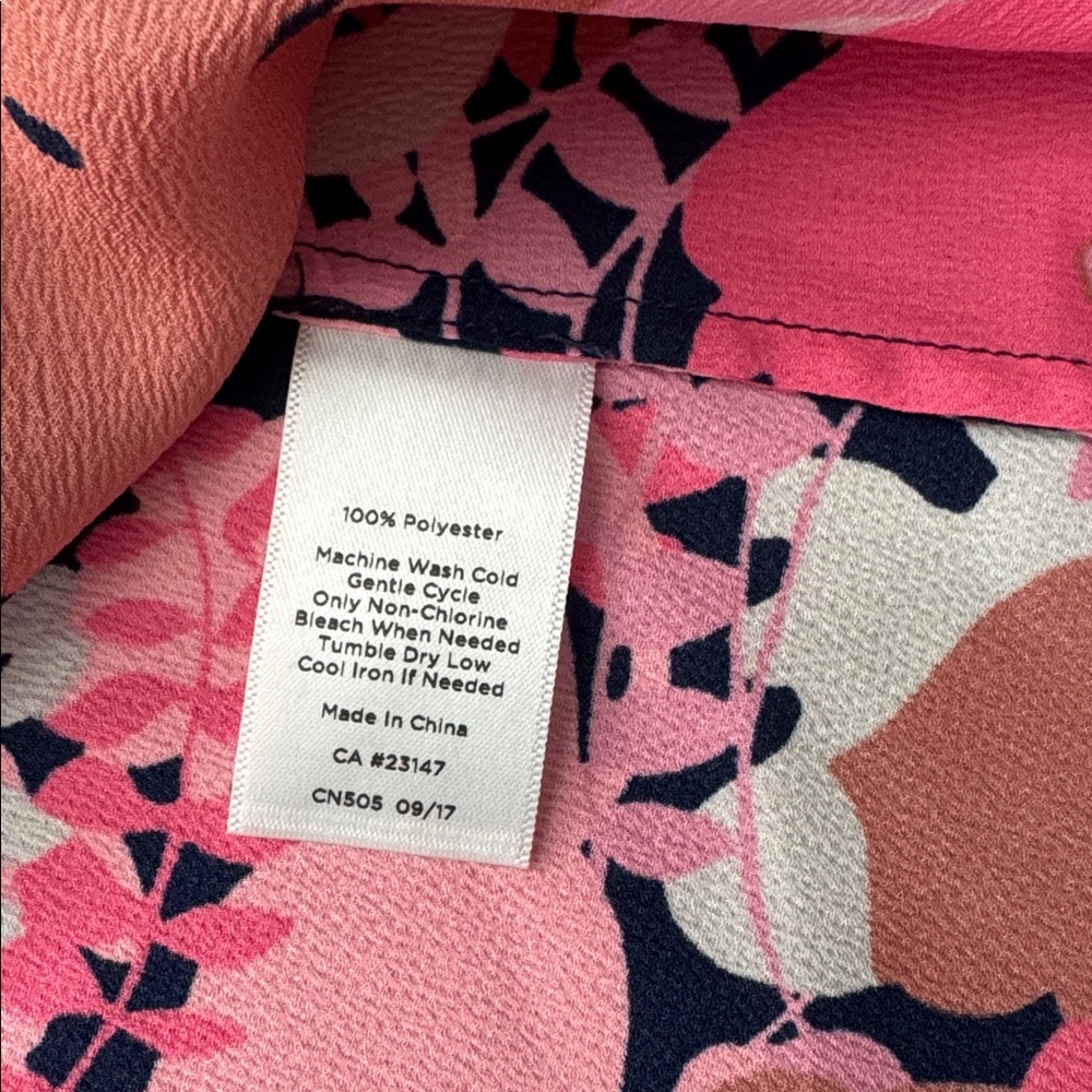 NWT Talbots Pink and Navy Floral Top - Picture 4 of 6